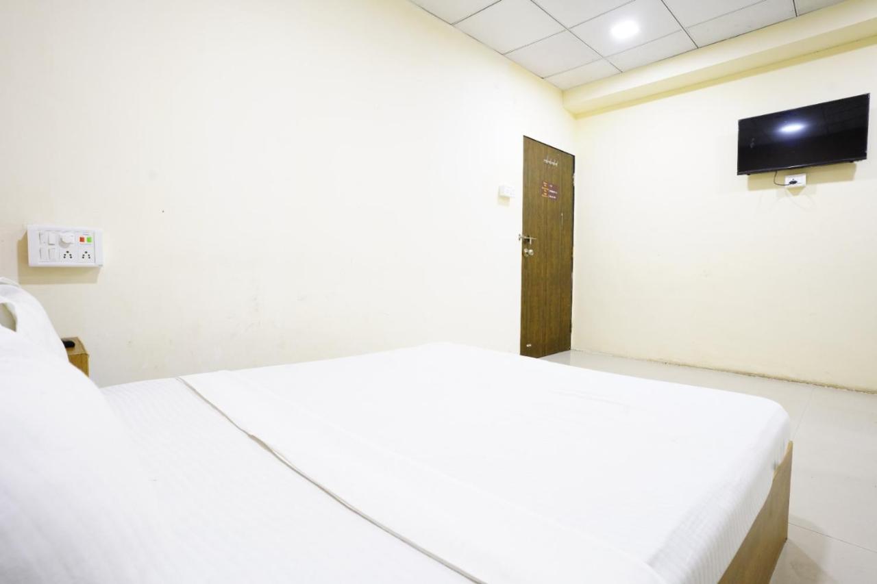 Hotel Nova Rooms Atlanta Shopping Surat Exterior photo